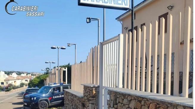 Ubriaco, aggredisce i clienti di un locale e i carabinieri: arrestato