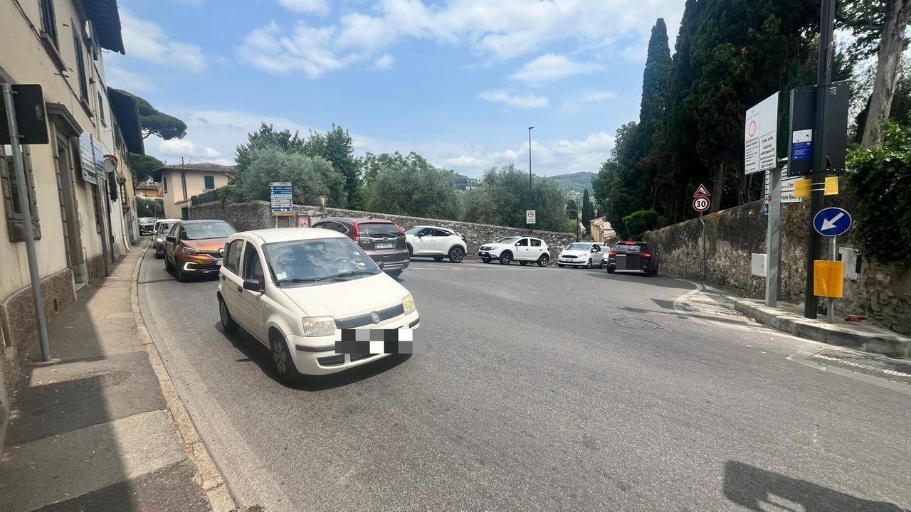 Riapre via Bolognese con venti giorni d’anticipo. Firenze respira (come se avesse finito una penitenza)