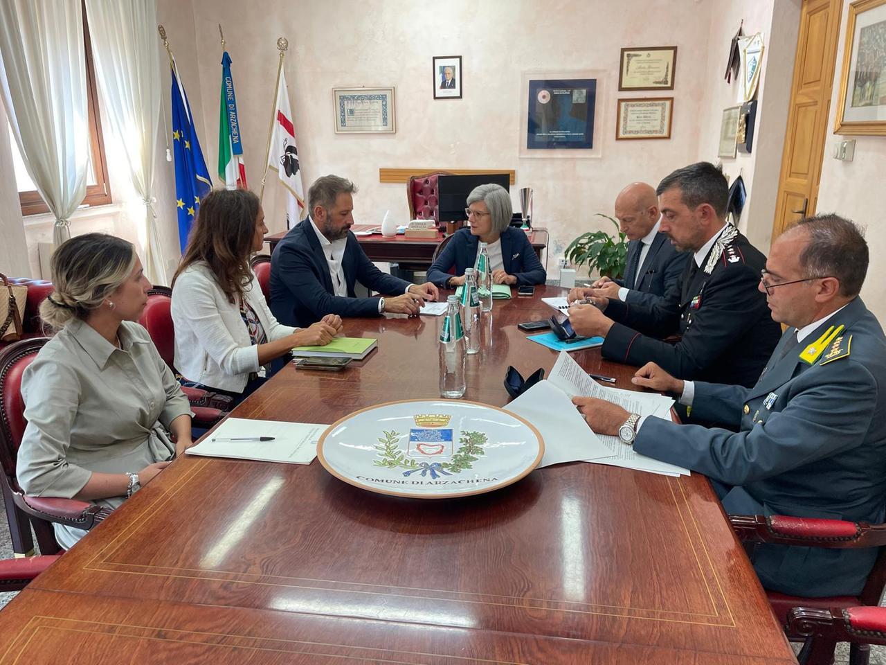 Il Comitato provinciale per l’ordine e la sicurezza pubblica ad Arzachena: «Più pattuglie sulle strade»