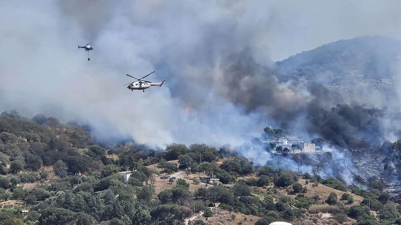 Incendio a Ozieri, inizia la conta dei danni: si indaga sulla matrice dolosa