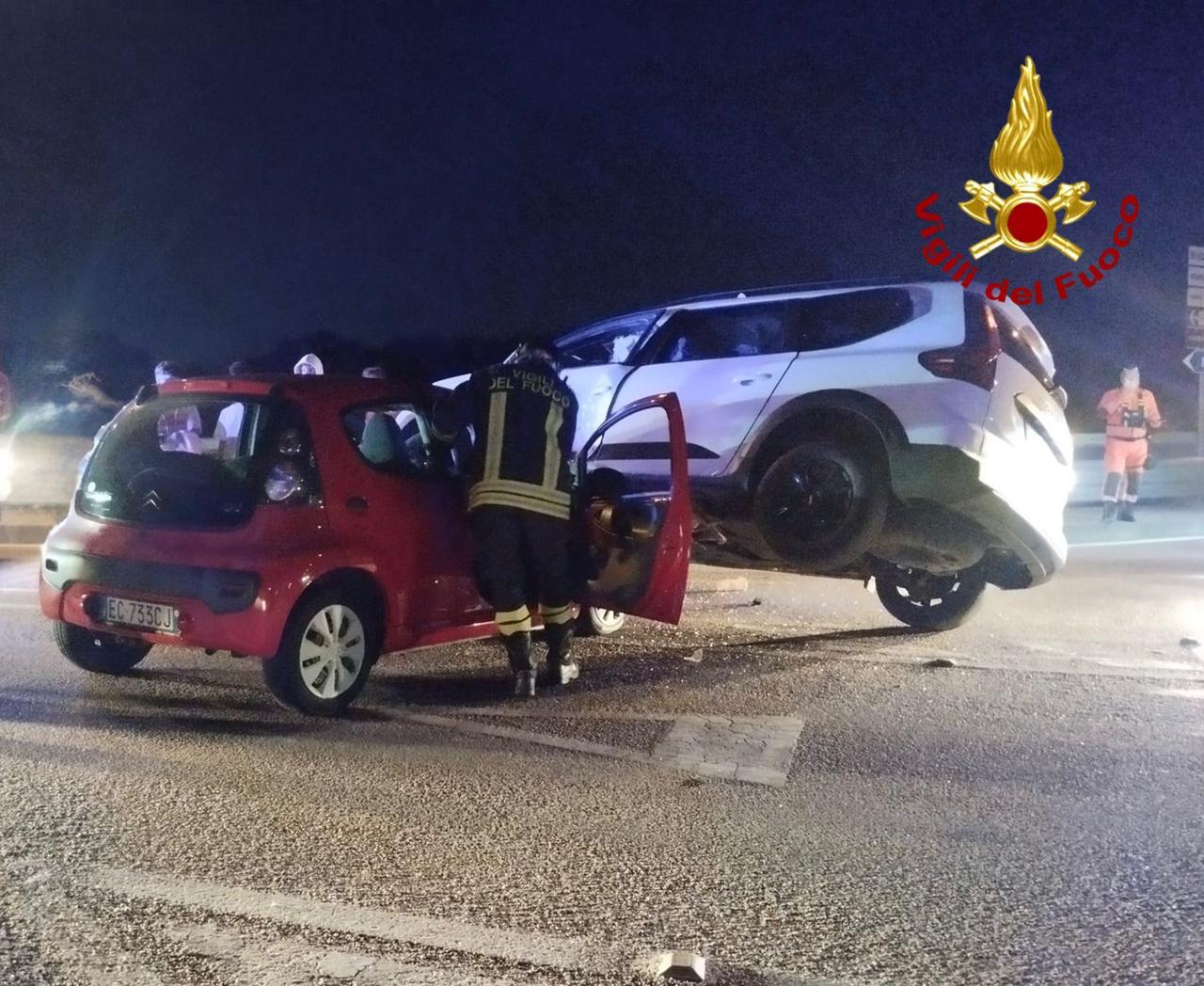 Violento scontro tra due auto a Budoni