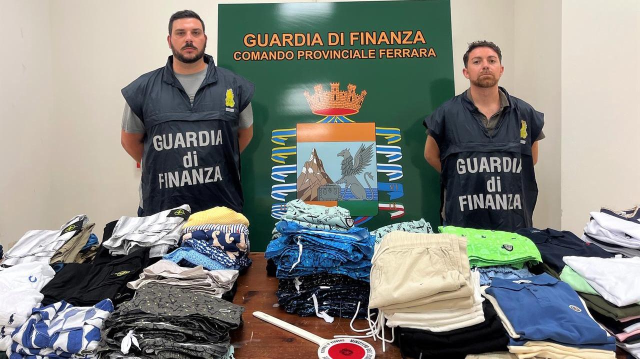 Lidi, merce contraffatta e prodotti non sicuri sequestrati dalla Finanza