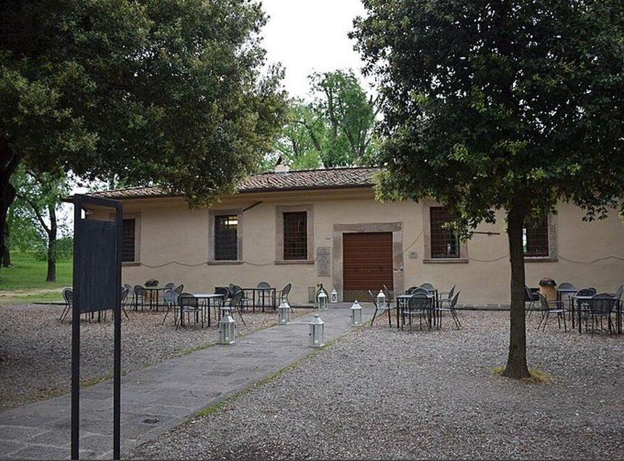 
	Il luogo dove si festeggiava il compleanno

