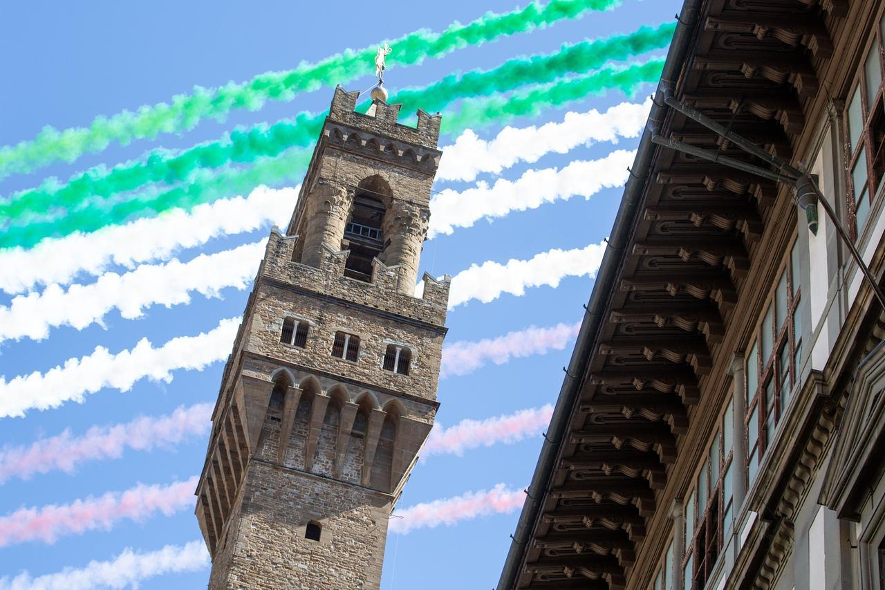 Gaza, Firenze spegne la Torre d’Arnolfo per protesta contro il piano di invasione di Israele