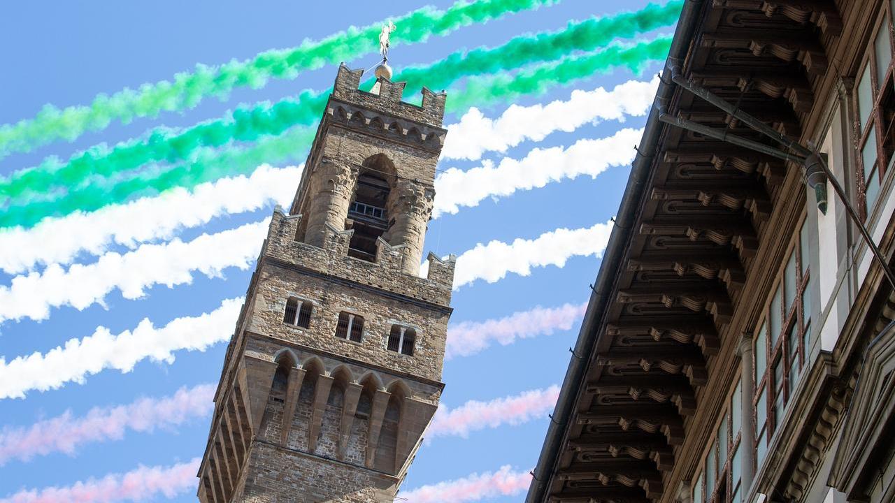 Gaza, Firenze spegne la Torre d’Arnolfo per protesta contro il piano di invasione di Israele