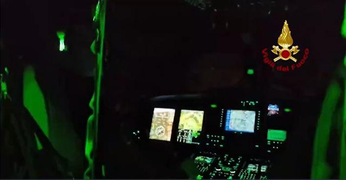 
	L'interno dell'elicottero Drago

