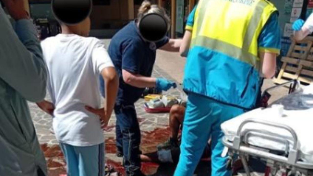 
	I soccorsi al giovane ferito

