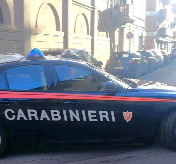 Piombino, maltratta la compagna: arrestato 20enne