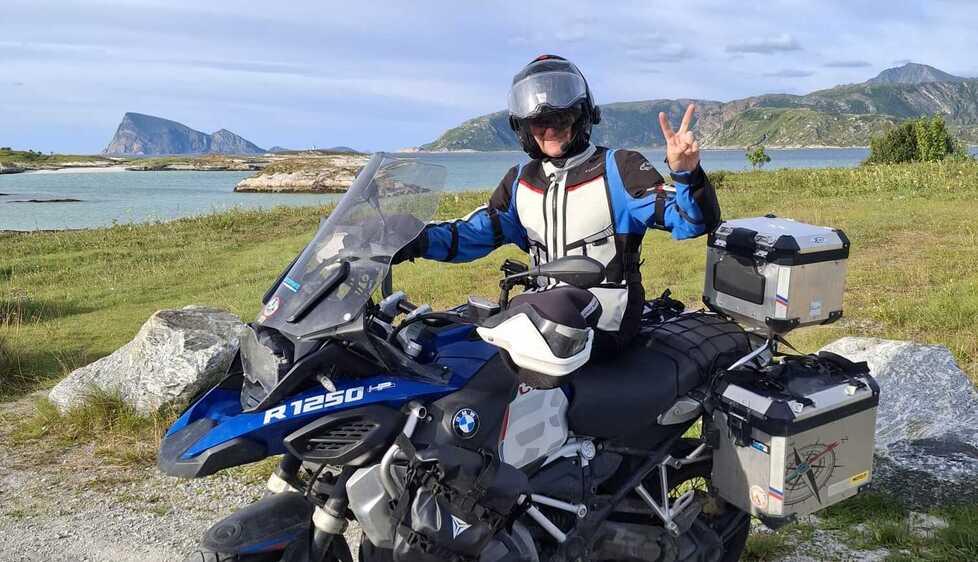 In moto da Ferrara a Capo Nord: «Il sole di notte mi ha commosso»