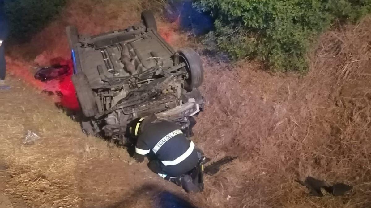 Auto si ribalta sulla 131 Dcn, un ferito