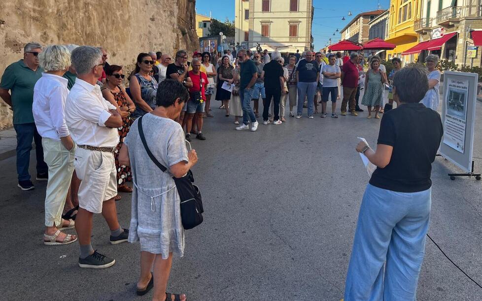 Piombino, in piazza per il teatro Metropolitan: «La città non può stare senza»