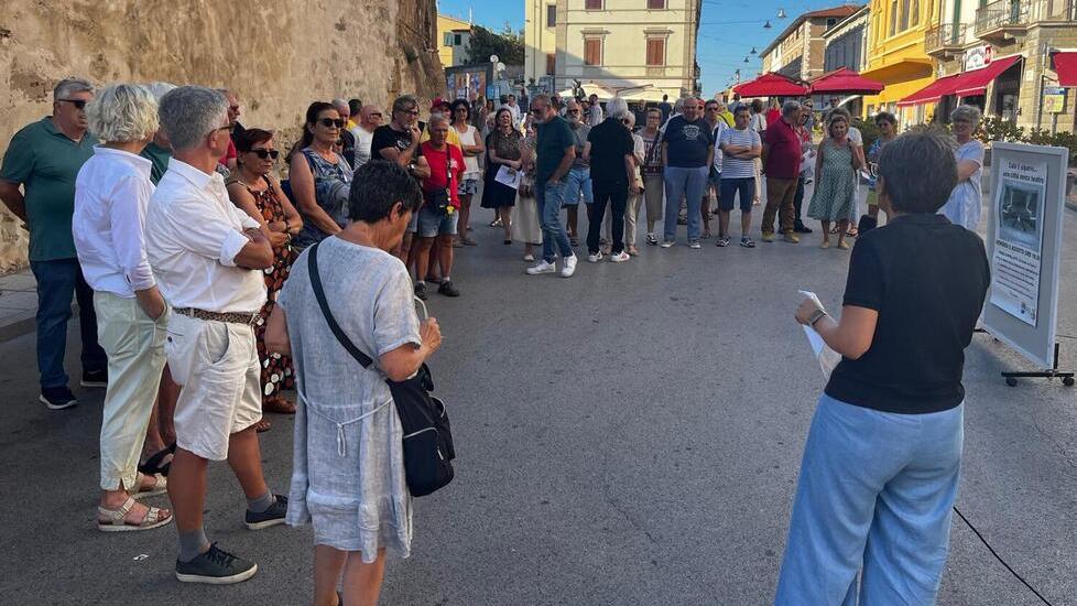 Piombino, in piazza per il teatro Metropolitan: «La città non può stare senza»