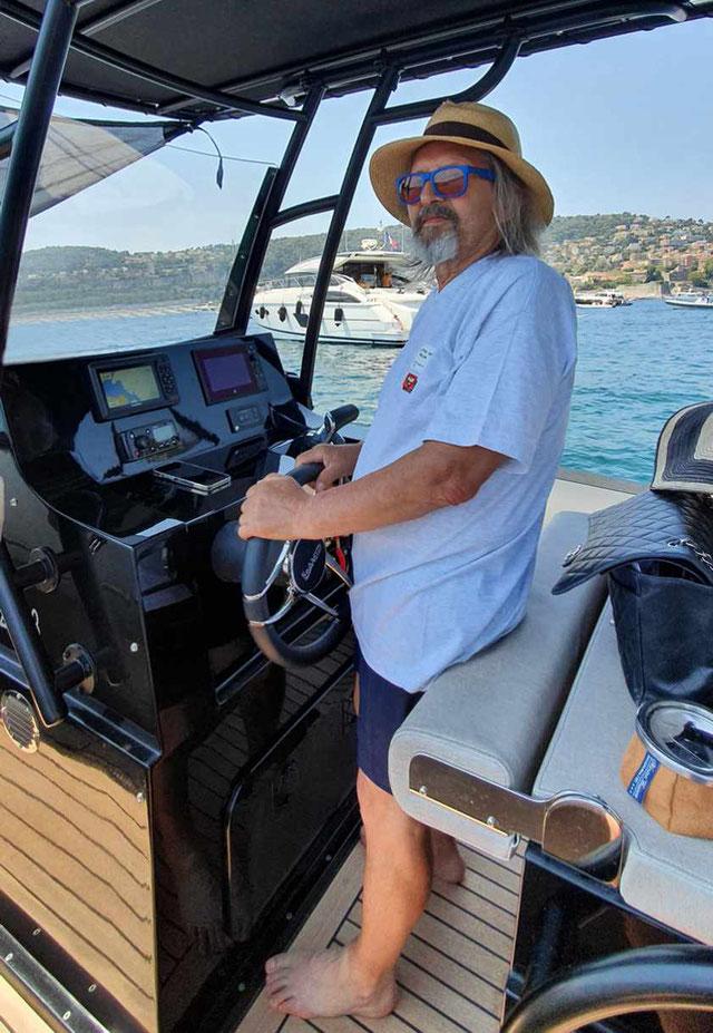 Villa Minozzo, addio al tabaccaio Maurizio Coloretti: «Aveva un sorriso per tutti»