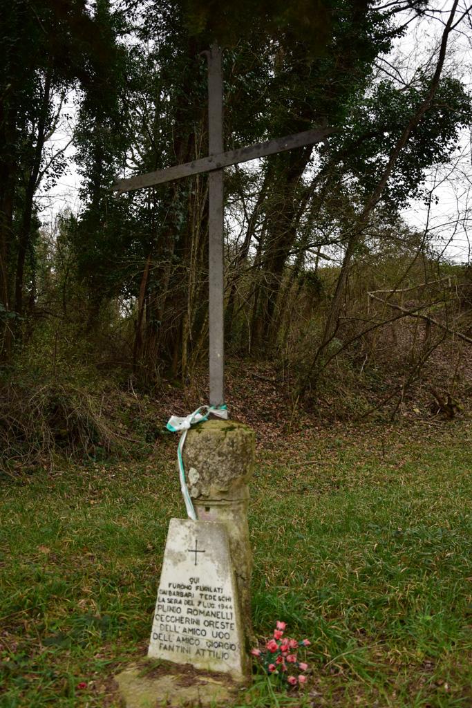 
	Il cippo che ricorda la strage nazista

