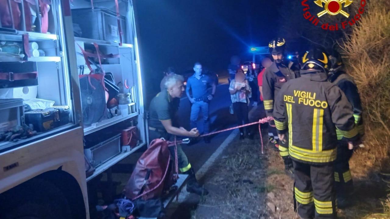 Cade nel dirupo dopo il concerto di Gabbani: recuperato dai vigili del fuoco