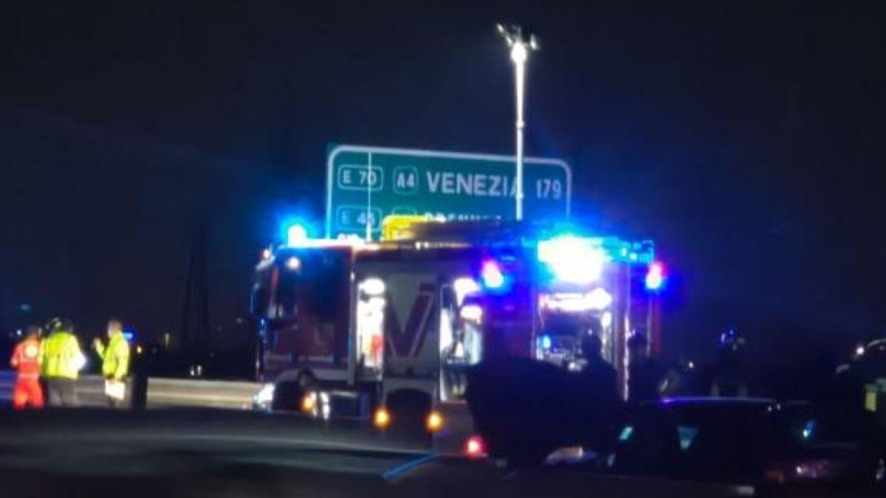 
	Soccorsi sul luogo dell'incidente (LaPresse)

