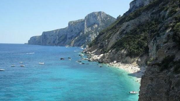 Baunei, sub disperso: ricerche senza sosta lungo tutta la costa