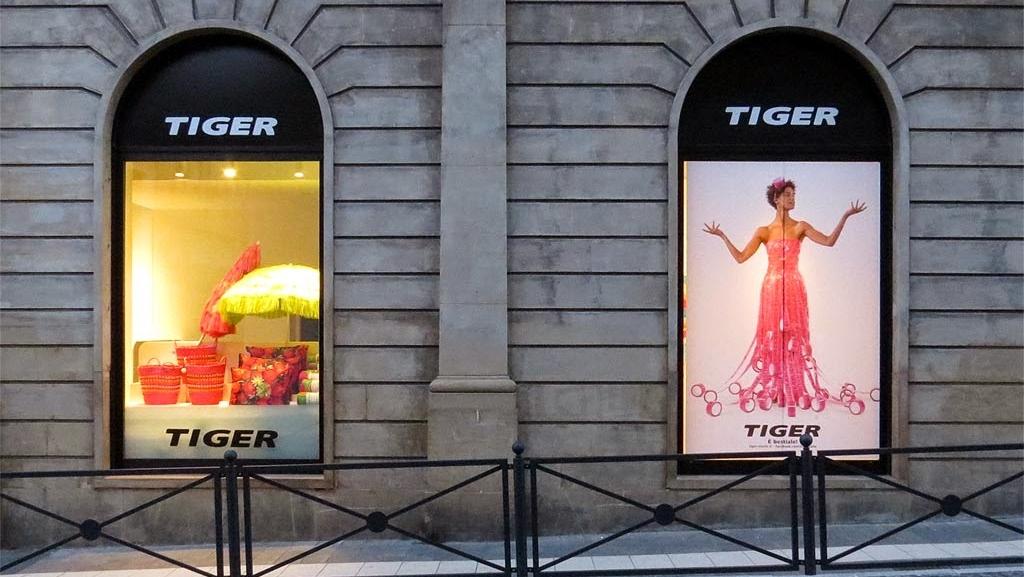 Il negozio "Tiger" di via Cairoli, in centro