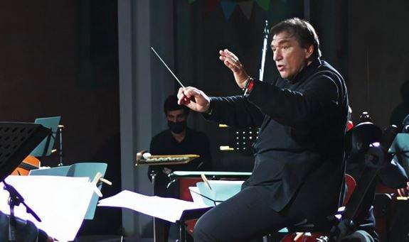 
	Carlo Franceschi (foto pagina Fb Filarmonica Pisa)

