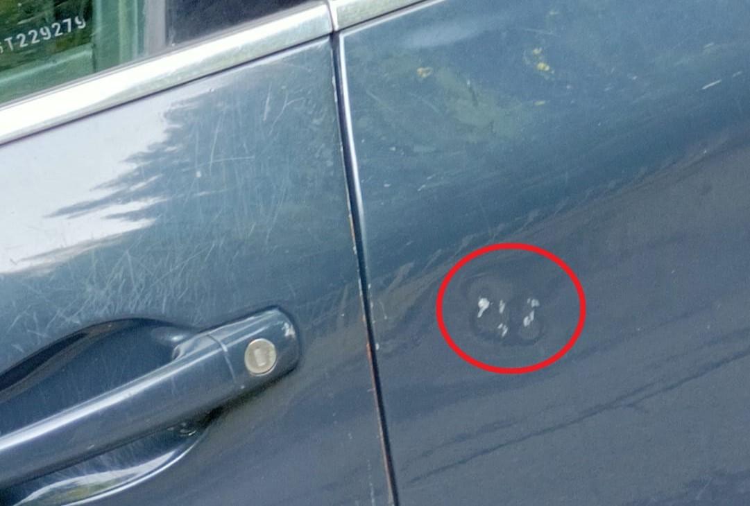Pavullo, baby gang si “diverte” a prendere a sassate le auto in via Cavazzi