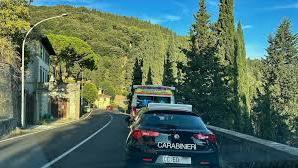 Firenze, aggredisce la moglie con una roncola: arrestato per tentato omicidio