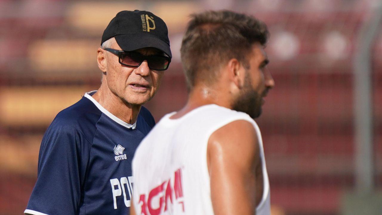 Mister Menichini col capitano Gabriele Perretta (Foto Stick)