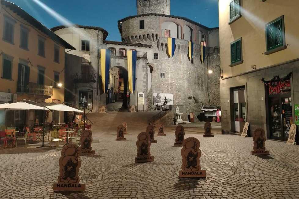 Castelnuovo, sagome di cartone per ricordare Gaza