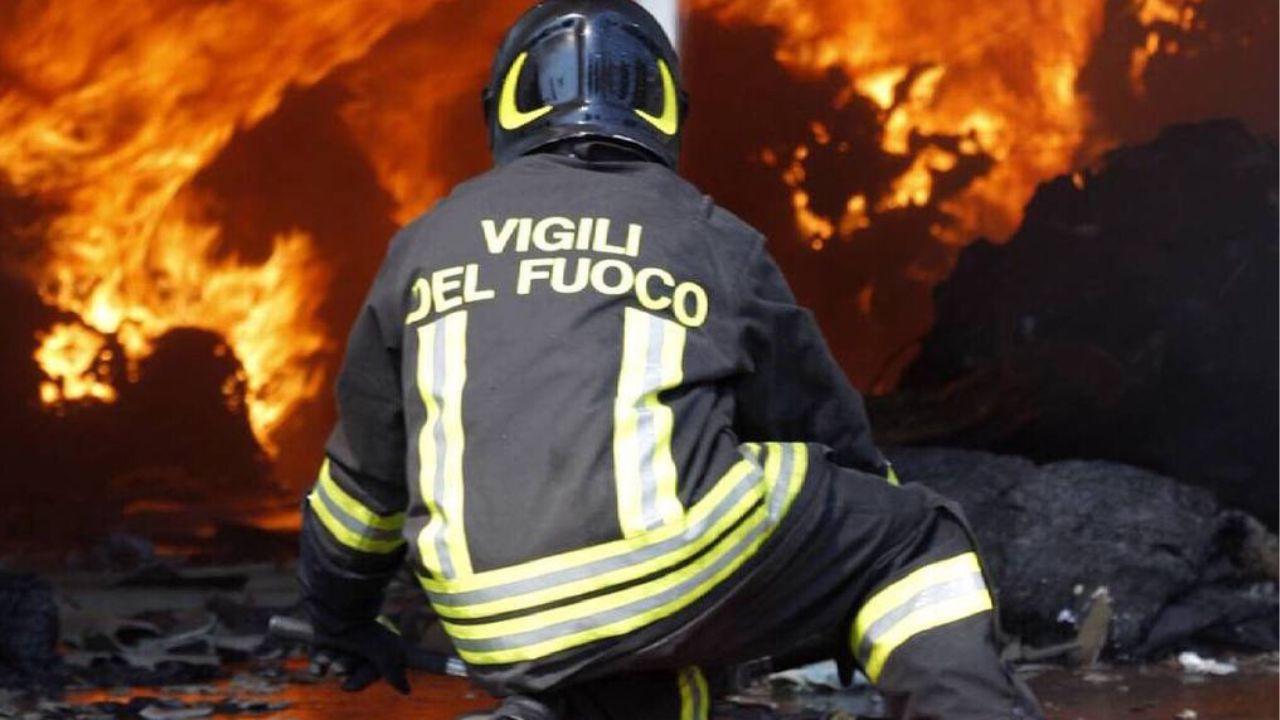 
	Sul posto i vigili del fuoco

