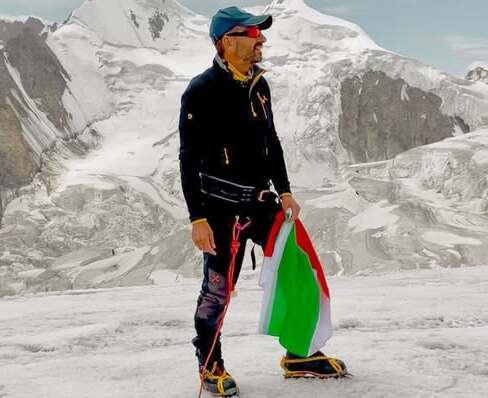 
	L'alpinista Riccardo Bergamini sull'Himalaya con il tricolore


