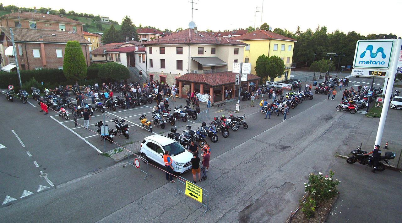 Viano, in tanti al raduno per moto Gs e Bmw con Motori Ruggenti