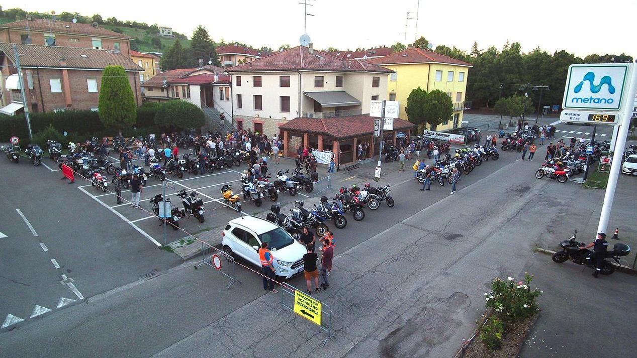 Viano, in tanti al raduno per moto Gs e Bmw con Motori Ruggenti