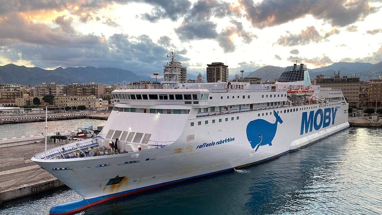 Il traghetto Raffaele Rubattino (foto Wikipedia)