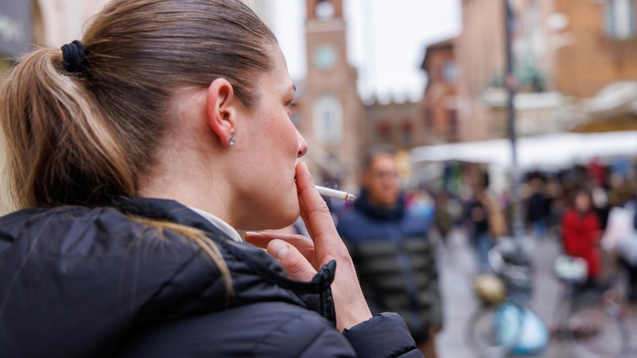 Fumatori, in Emilia-Romagna sono 697mila. Per lo più tra i 18 e i 34 anni