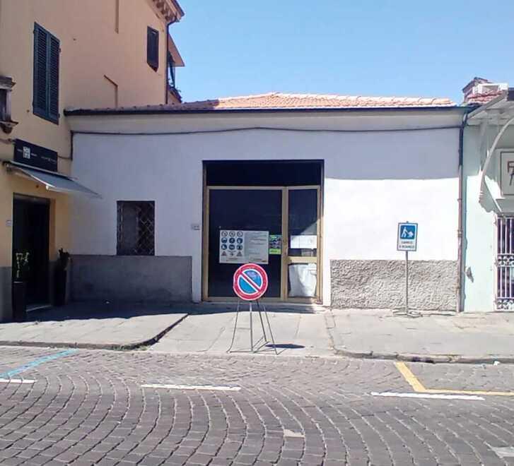 
	Il fondo che per anni ha ospitato una cesteria e che ora si appresta a diventare un minimarket a marchio Conad

