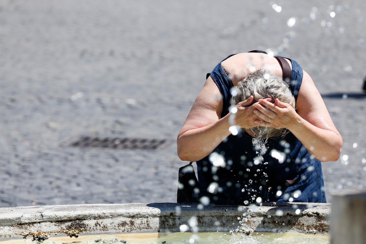 Allerta caldo, attivo il numero verde: visite a domicilio e unità di crisi per le emergenze. Ecco i consigli