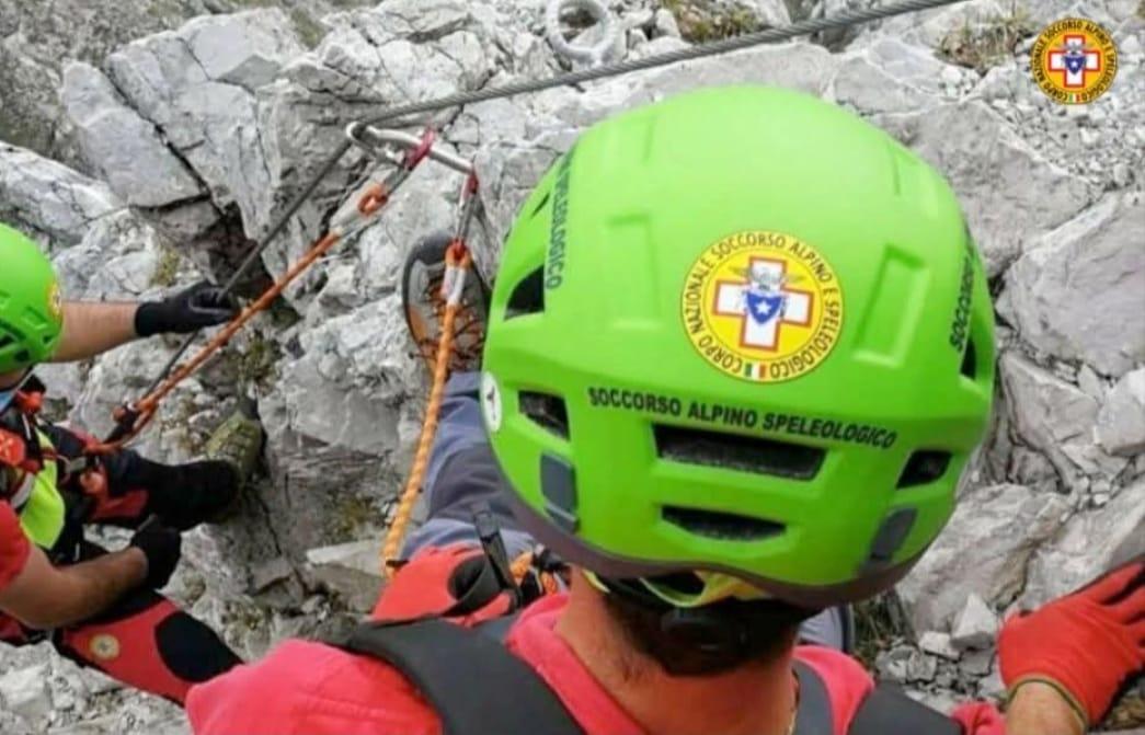 Si sente male sulla ferrata del Baranco: recuperati padre e figlia