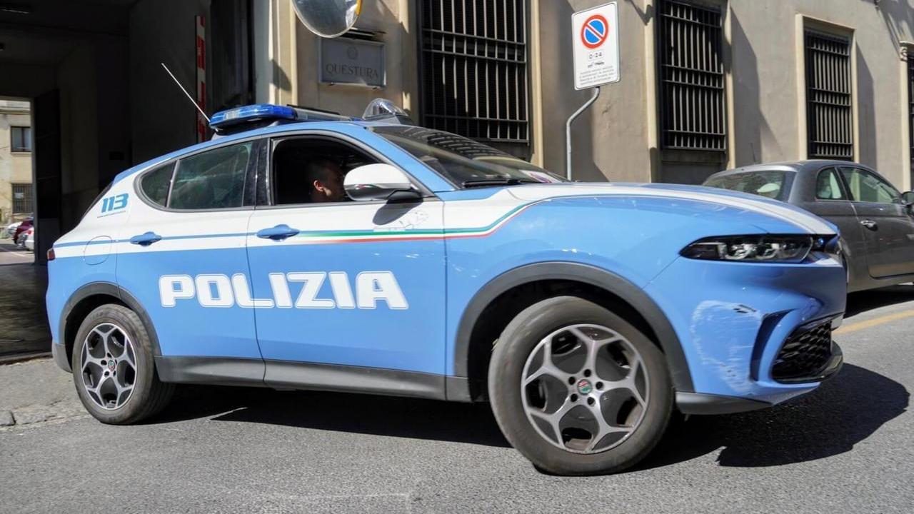 Un'auto della polizia (foto d'archivio)