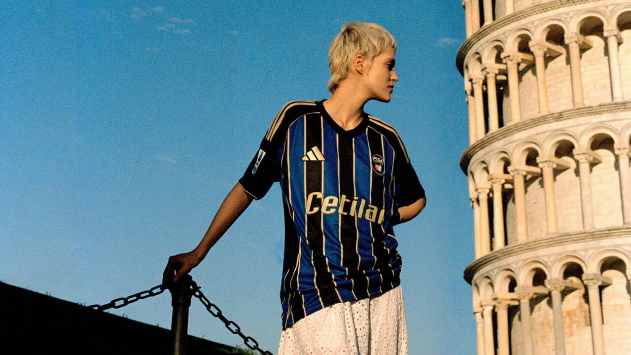 La maglia casalinga del Pisa per la Serie A 