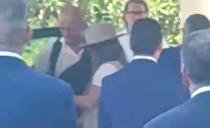 
	Jennifer Lopez fotografata da un automobilista di passaggio

