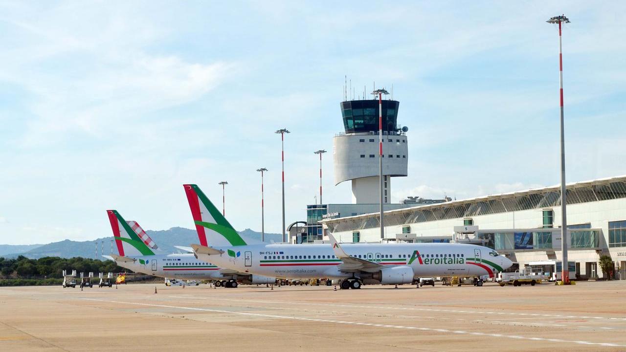 Continuità territoriale, ok allo schema definitivo con tariffe più basse: 30 euro per Roma, 44 per Milano