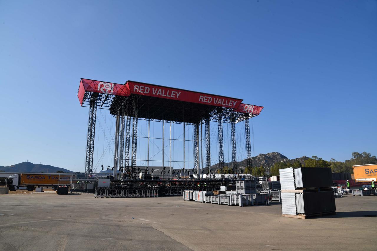 
	Il palco del Red Valley alla Olbia Arena


