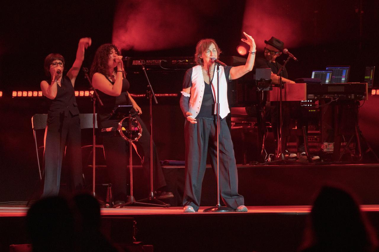 Gianna Nannini fa vibrare la Forte Arena di Pula