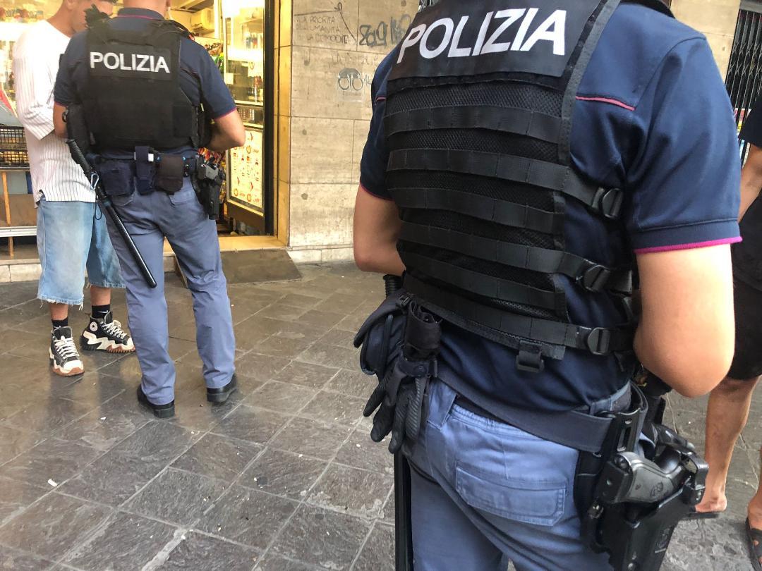 Zona stazione, in giro con un coltello da cucina in mano: denunciato un 34enne