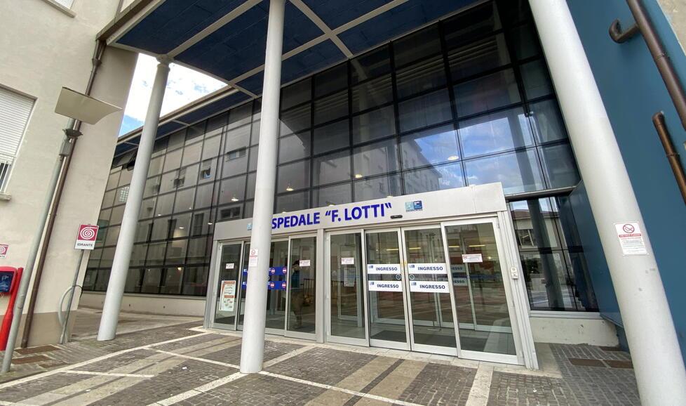 Pontedera, invasione di grilli all'ospedale: perché succede e i rimedi