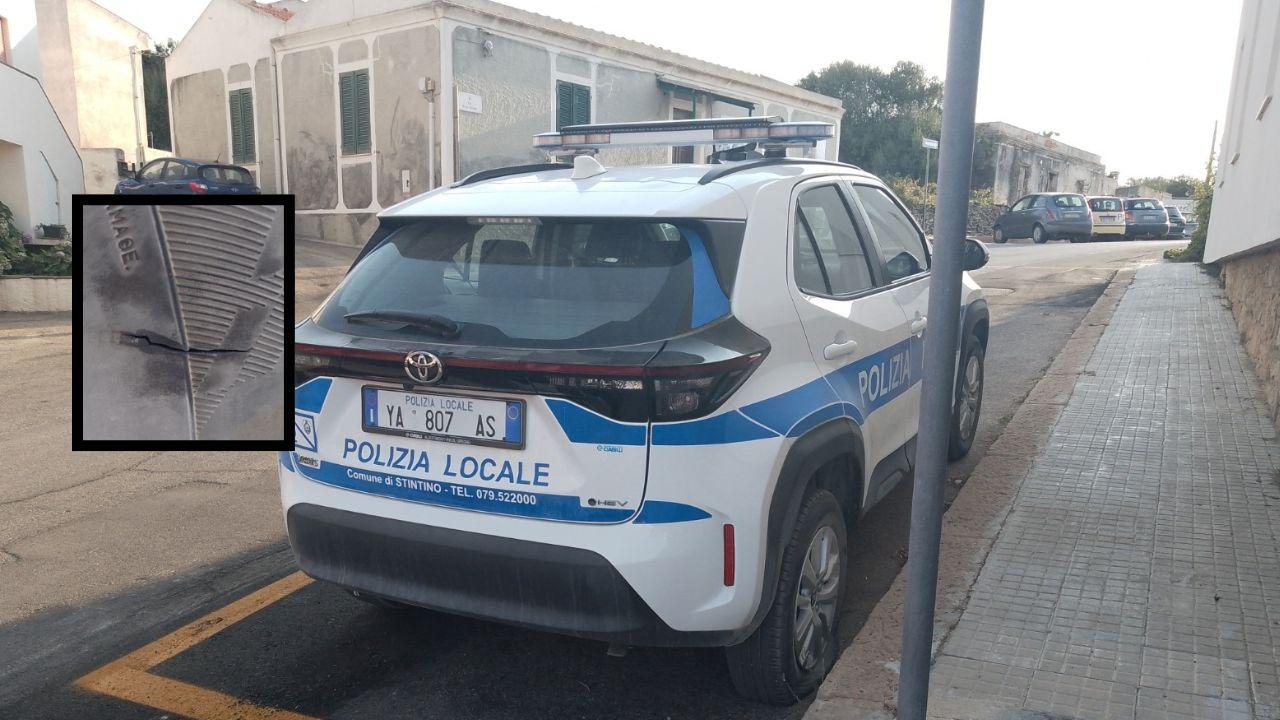 Follia a Stintino: prima imbocca la via contromano poi squarcia la gomma dell’auto della Polizia locale