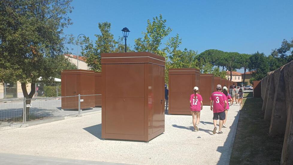 Pisa, arrivano nuove bancarelle in zona Duomo e il sindaco: «I privati facciano la loro parte»