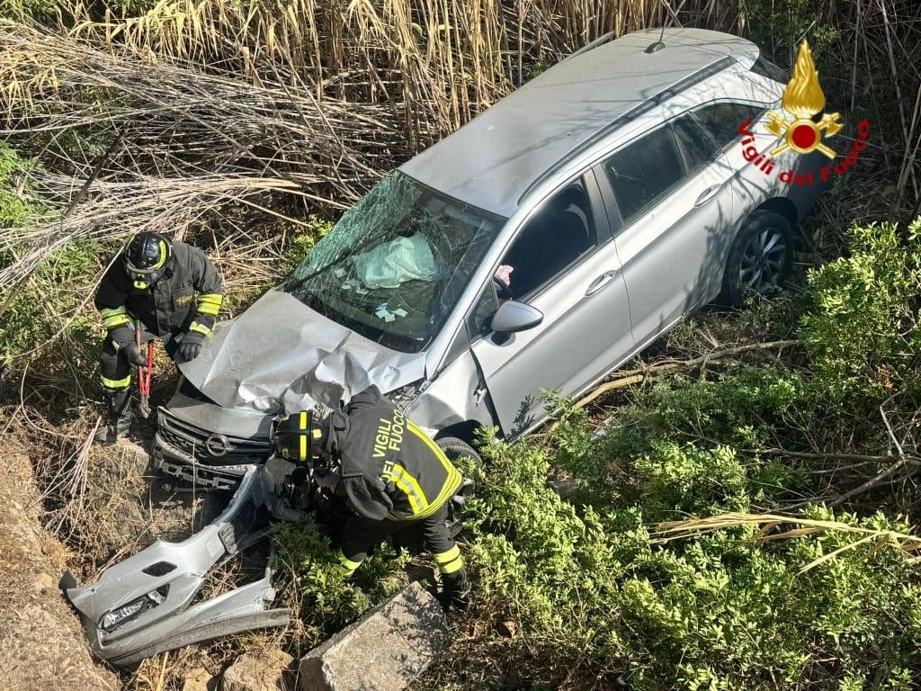 Nella scarpata con l'auto, ferito uno chef a Villasimius