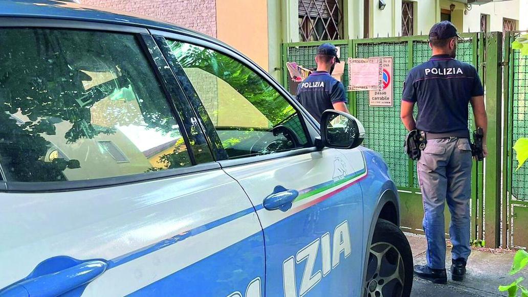 La figlia dell’ex docente Unimore trovato morto aveva creduto a un malore, ieri ha scoperto dal web della cinghia al collo