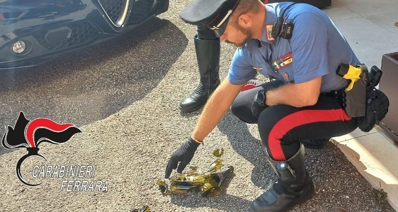 Ferrara, preso a bottigliate dall’amico: temeva che volesse castrarlo chimicamente