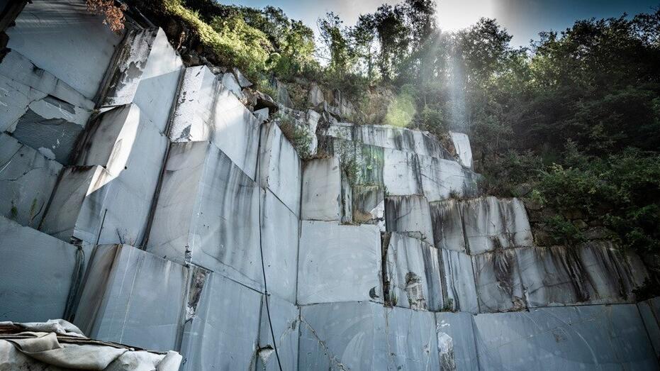 Via libera a una nuova estrazione nella cava della “Pietra di Matraia”